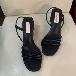 Antonio Melani sandals size 8.5, black leather.l